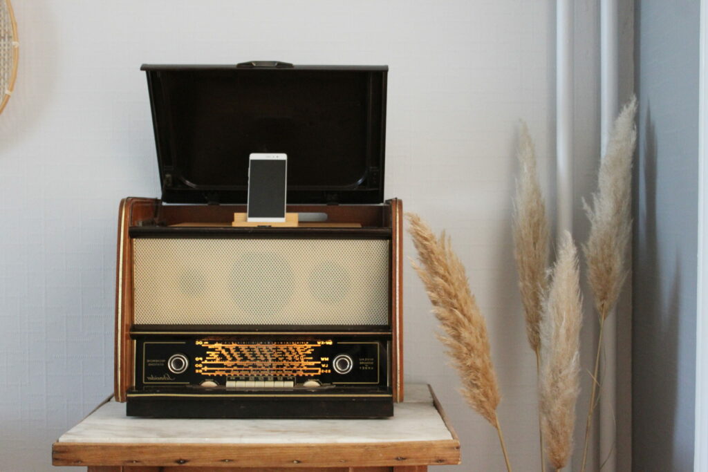 poste TSF transformé en enceinte bluetooth vintage