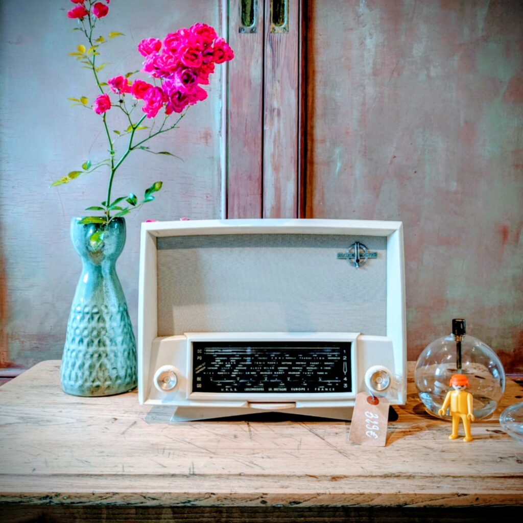 Poste DUCRETET Thomson L724 à vendre. Modernisé en enceinte Bluetooth par DIYpol