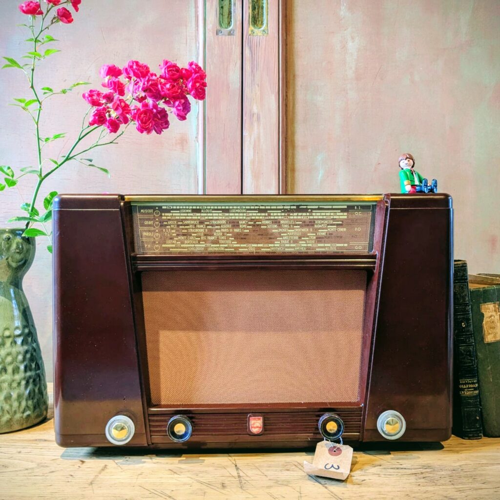 Vieille radio modernisée par DIYpol