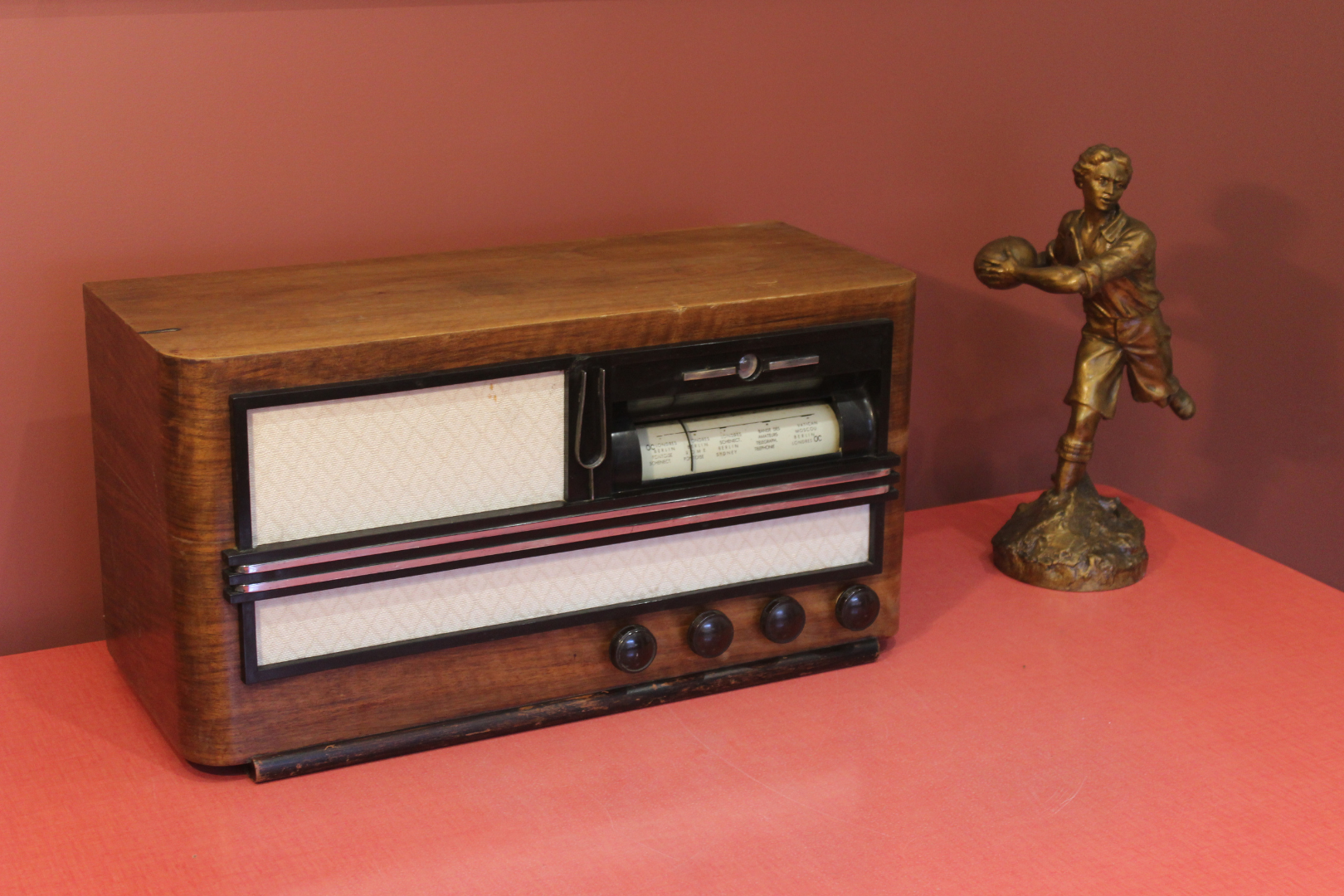 Poste TSF Ducretet Thomson C950 à moderniser en enceinte Bluetooth