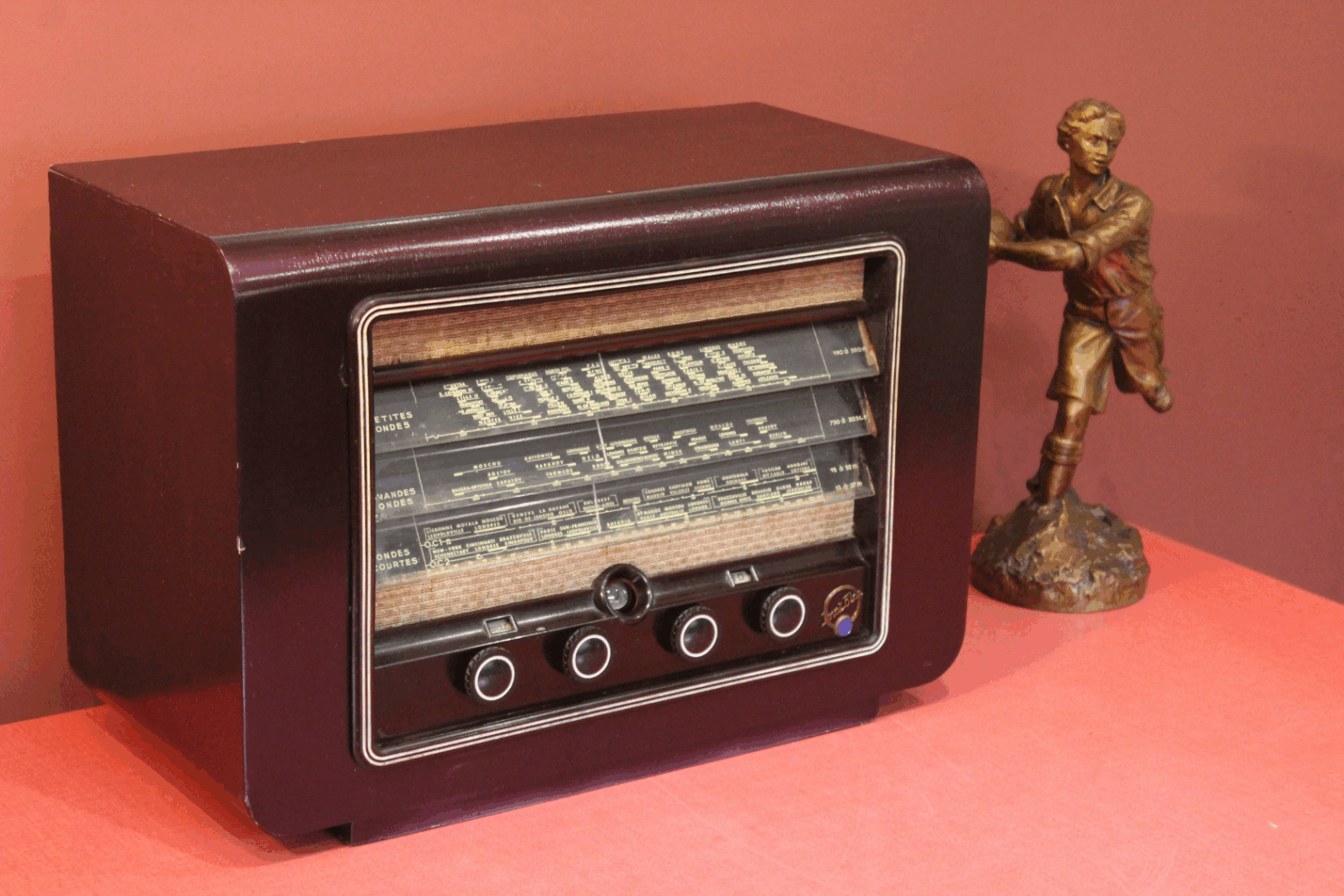 Poste TSF Point Bleu A077 à moderniser en enceinte Bluetooth