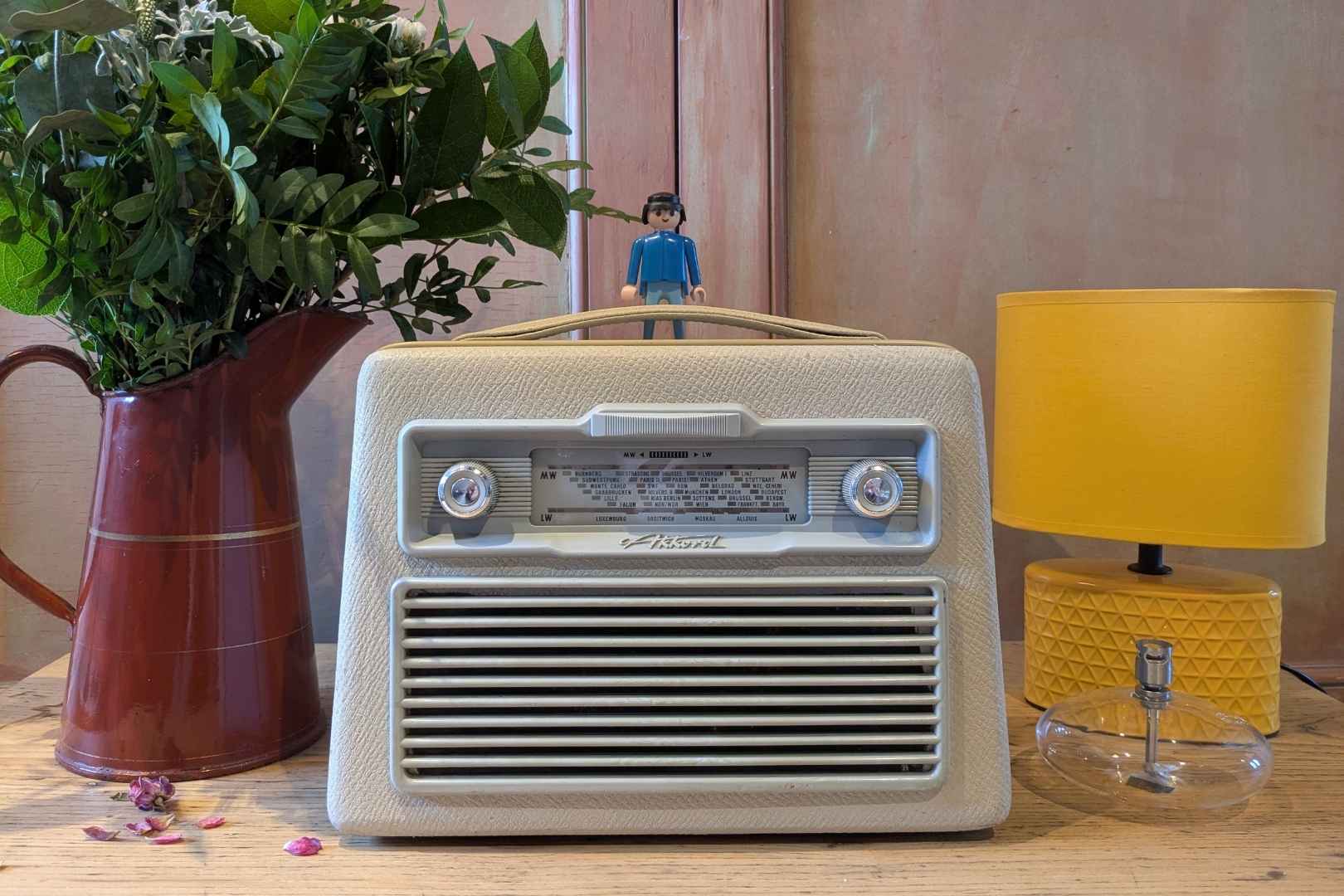 Poste TSF Akkord Pinguin 59M à moderniser en enceinte Bluetooth