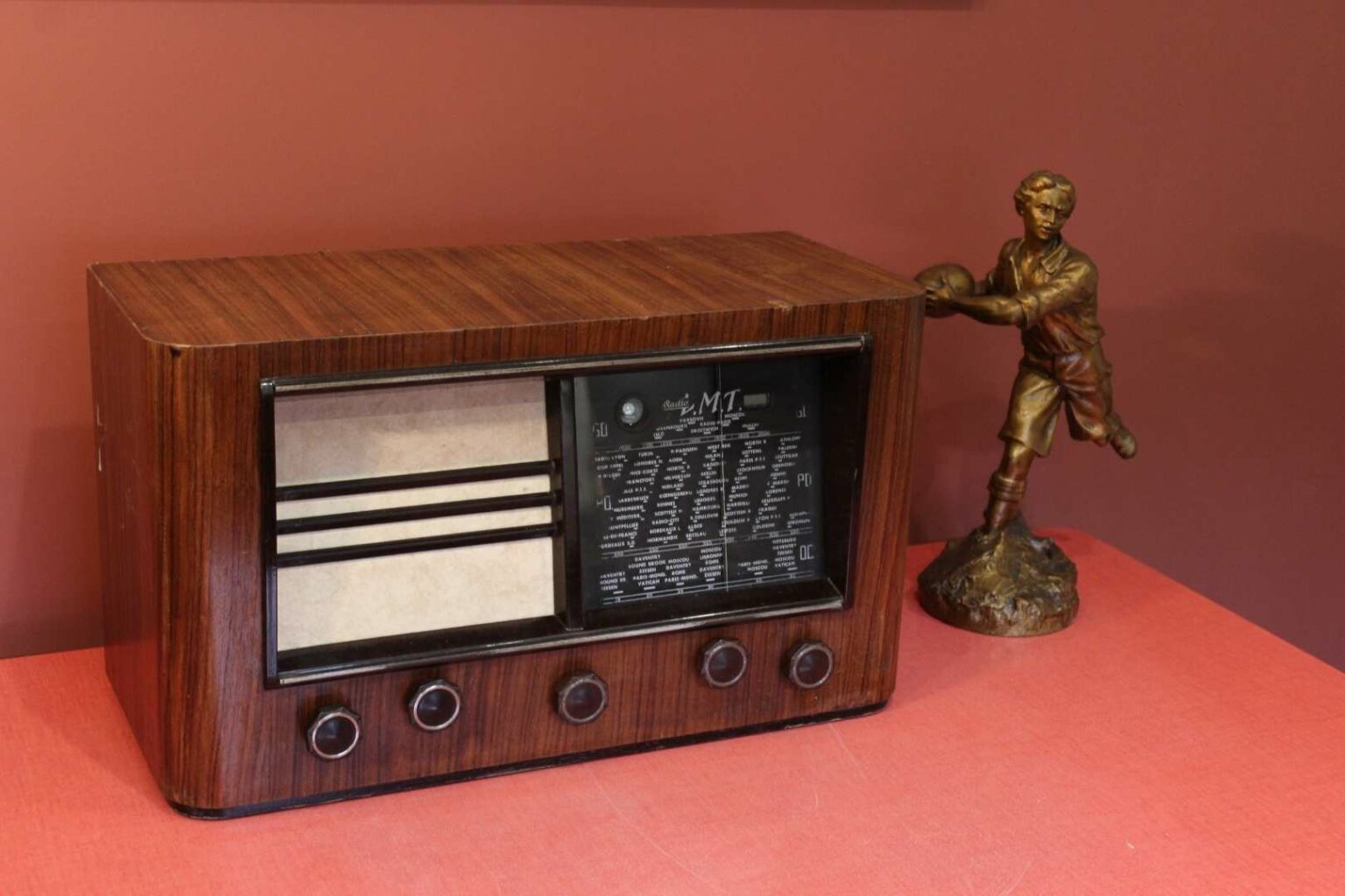 Poste TSF le matériel téléphonique (LMT) 96 à moderniser en enceinte Bluetooth