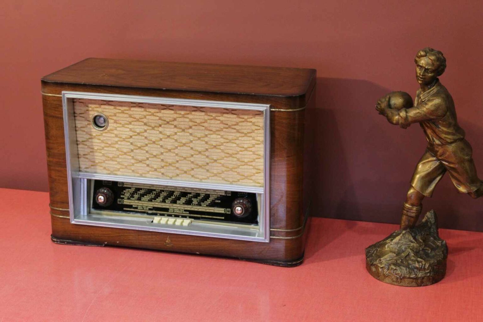 Poste TSF Familial Radio Swanny à moderniser en enceinte Bluetooth