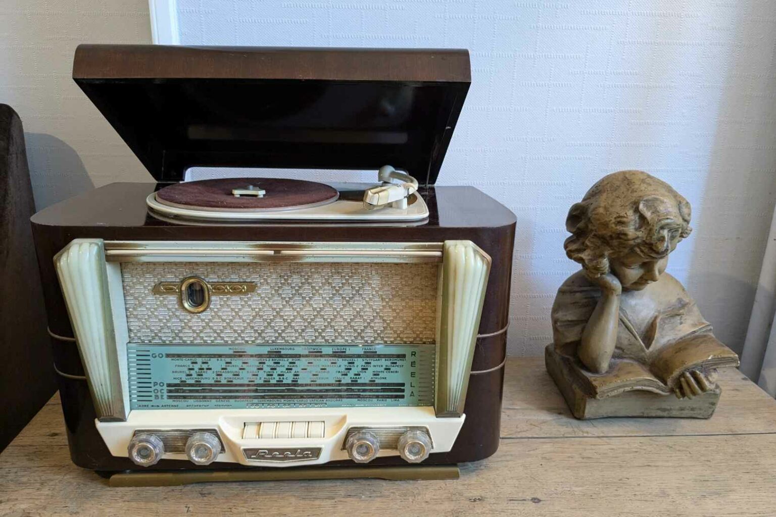 Poste TSF Reela Dauphin Luxe 58 à moderniser en enceinte Bluetooth